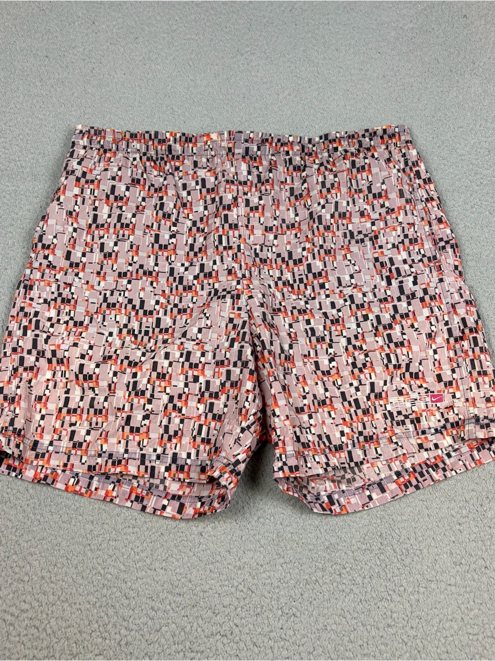 Nike ACG Swim Trunks Men’s Large Multicolor Digital Geometric Lined Nylon